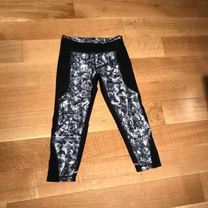 Cropped workout leggings